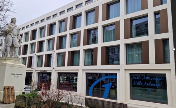 motel-one-antwerpen-1